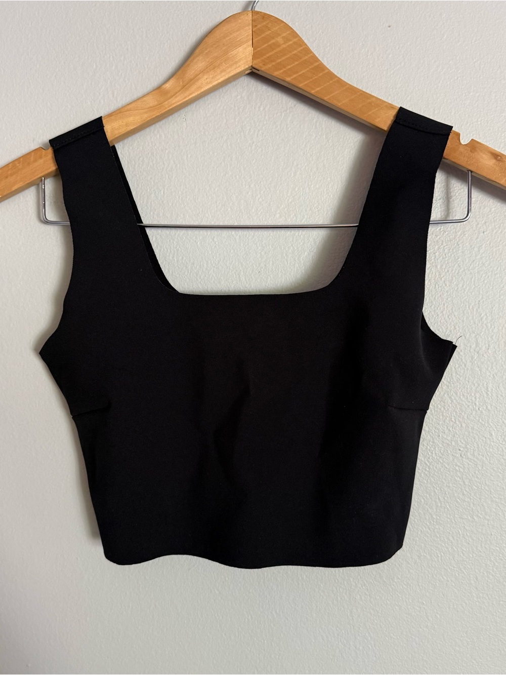 Commando Women’s M Black Scoop Neck Stretchy Crop Tank Top
